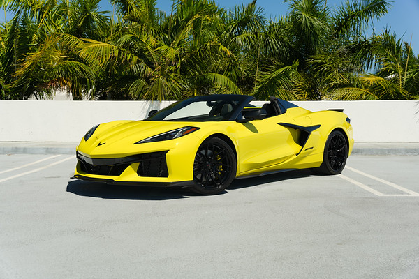 C8 Z06 CONVERTIBLE YELLOW