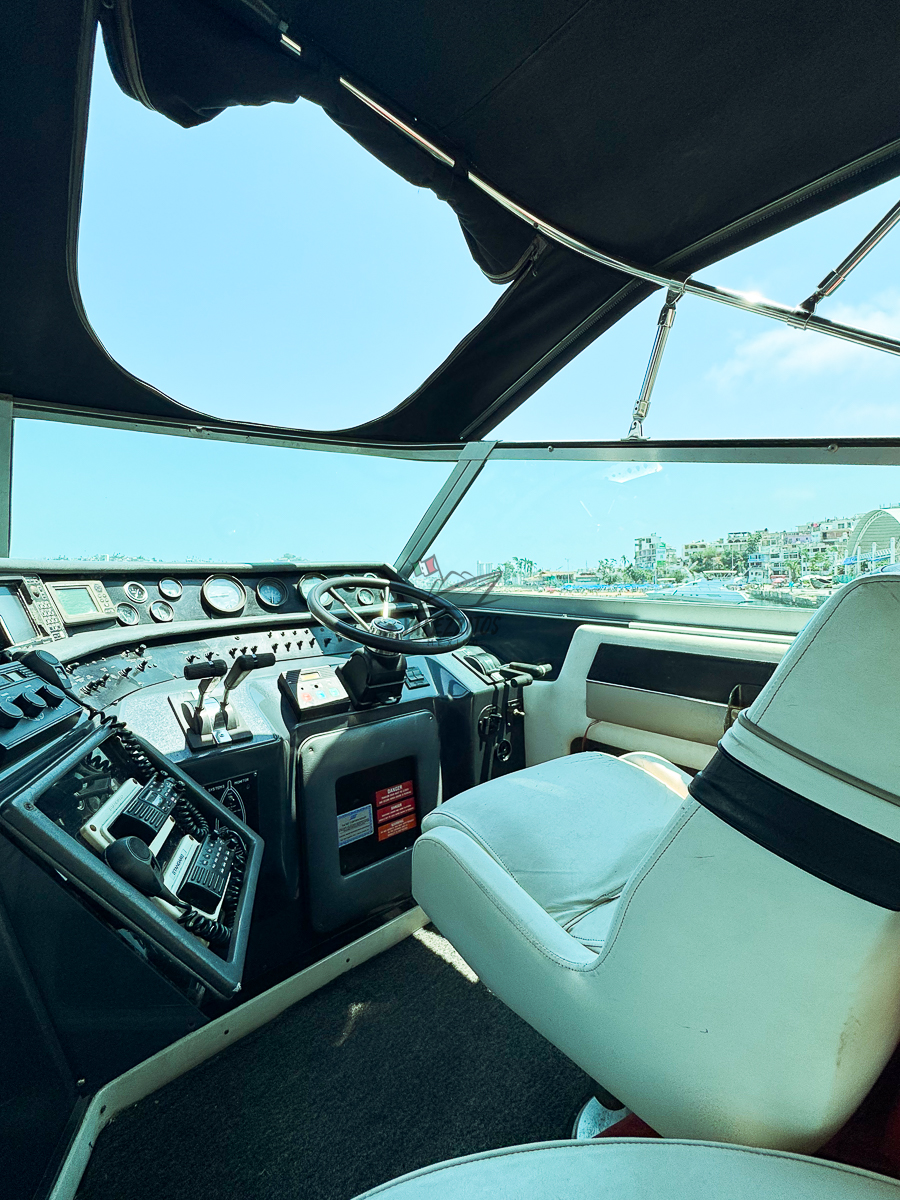 Renta de yates en Acapulco - Yate Sea Porshe Piso-4